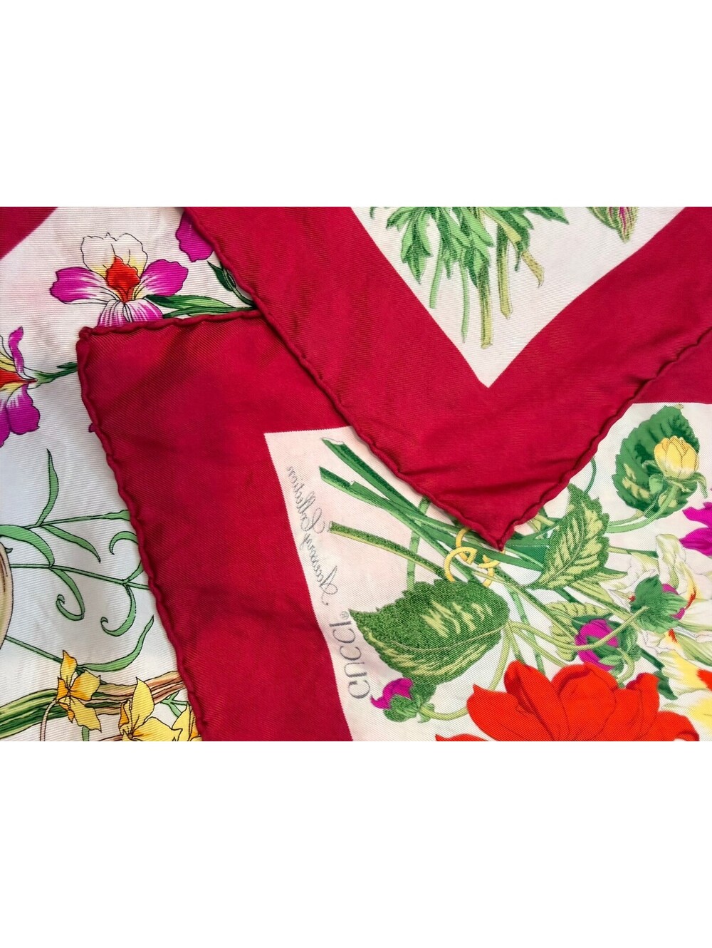Vintage Gucci Flora Silk Scarf Red Floral Accornero Italy 33" Square - Picture 6 of 10